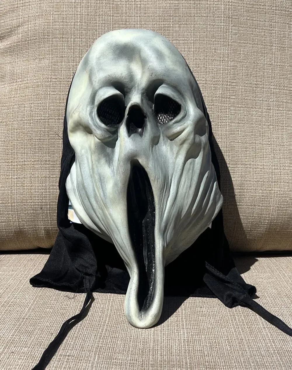 VINTAGE 1995 Halloween SCREAM face Ghoul Mask Paper Magic Group Hooded Classic
